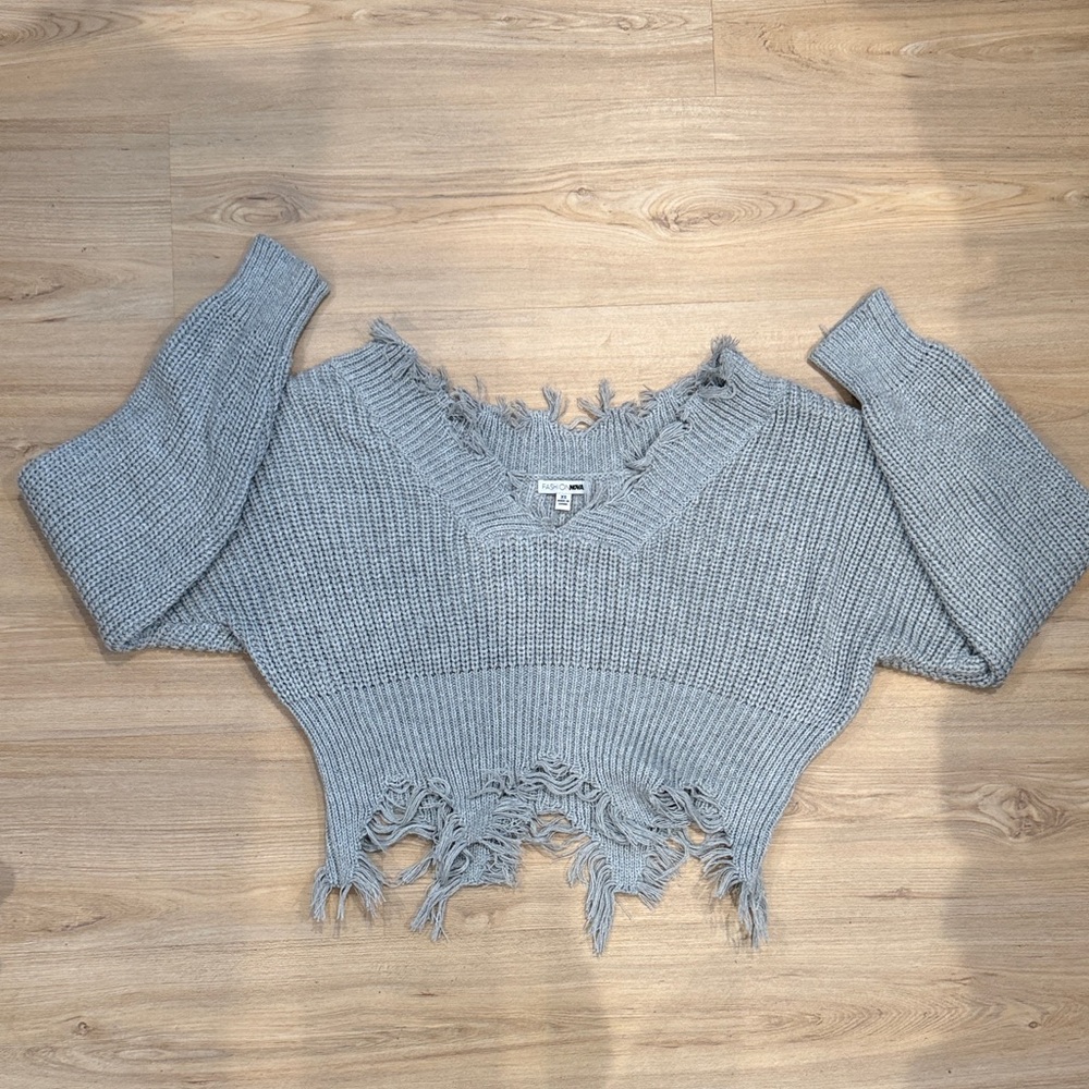 Fashion Nova Gray Distressed Cropped V-Neck Sweater